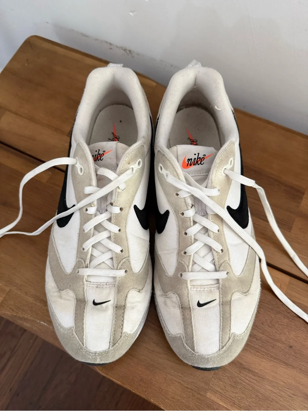 Nike White and Black Low-Top Sneakers
